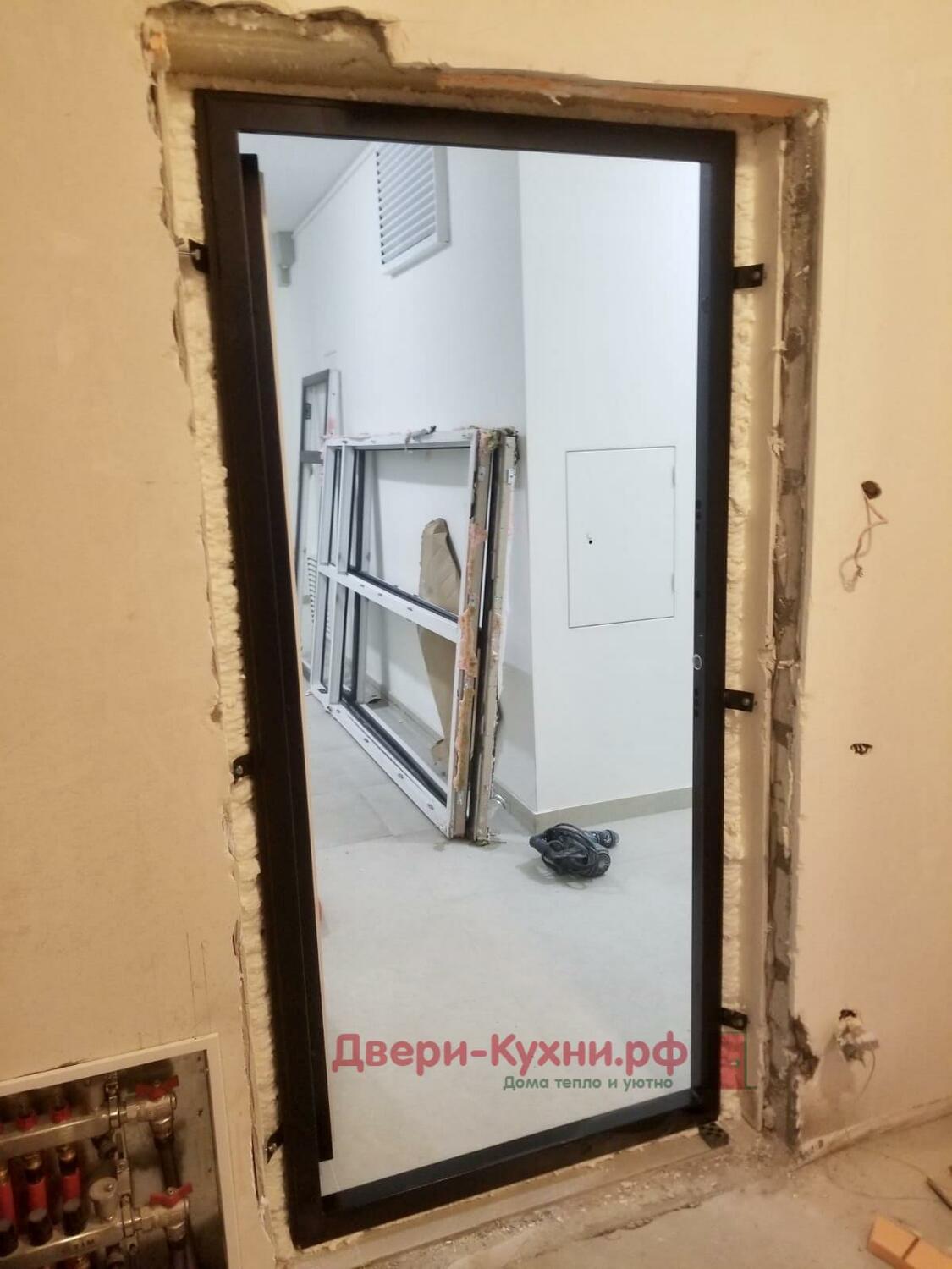 Установка железной входной двери в квартире